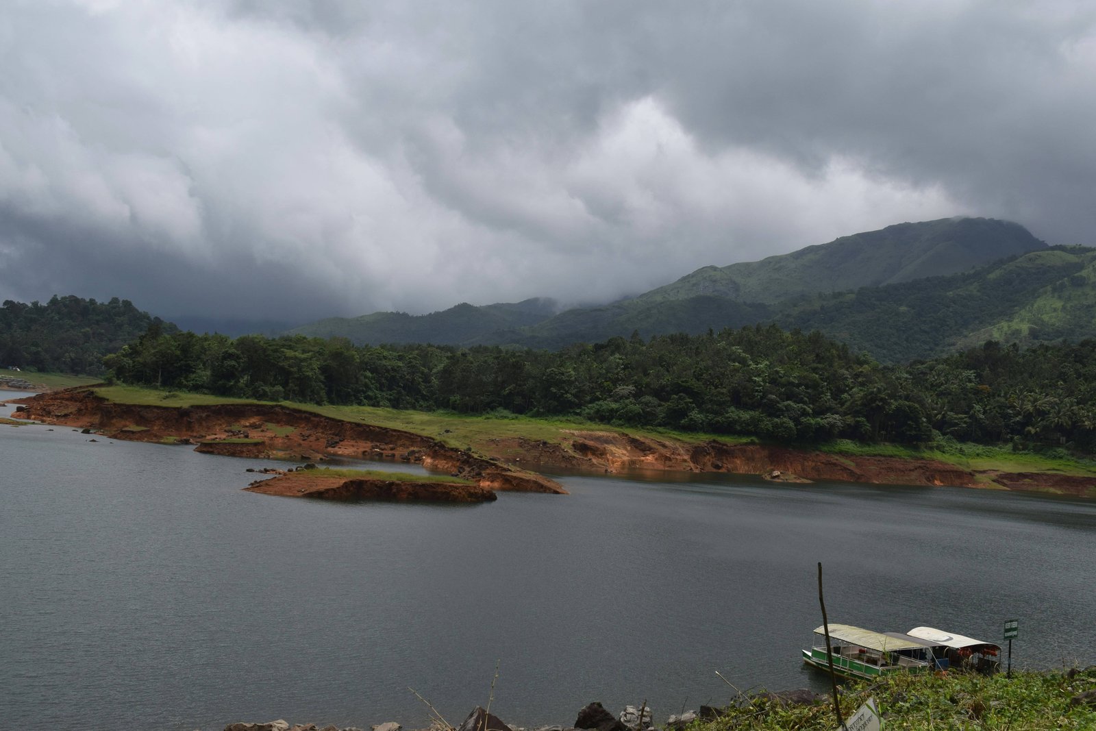 Pookode Lake Wayanad Tour